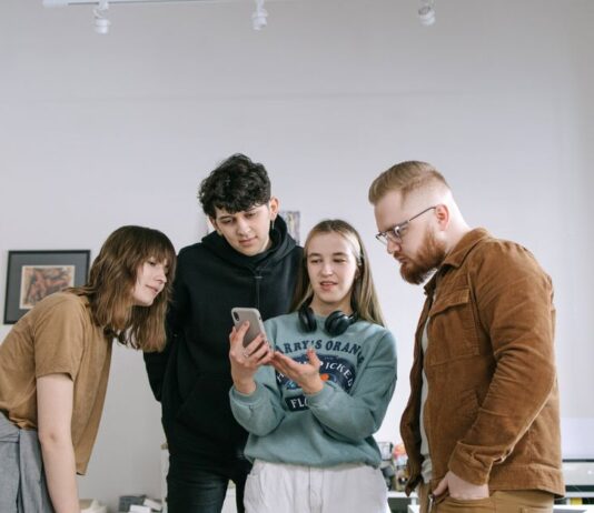 Claude Cowork Mobile Web Launch: What You Need to Know
