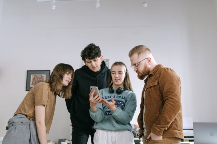 claude-cowork-mobile-web-launch